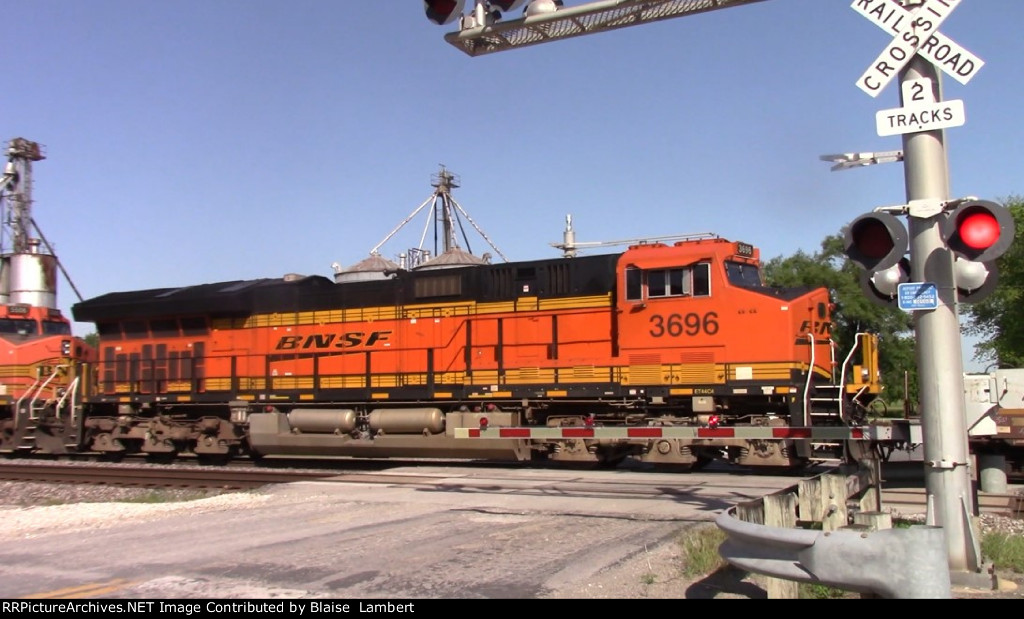 BNSF 3696